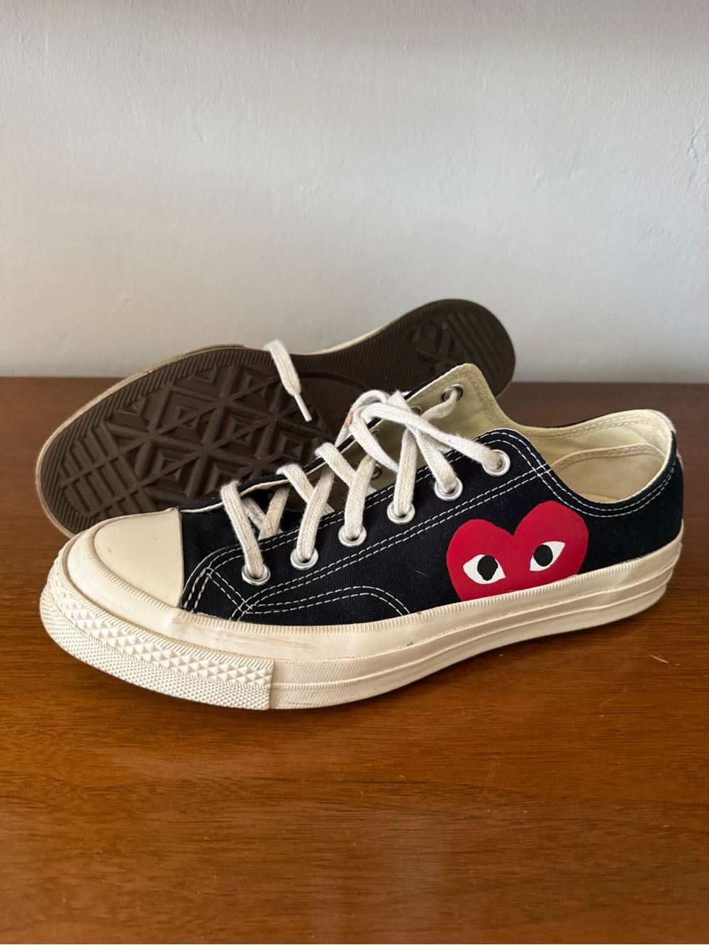 Converse Black Low-Top Sneakers with Red Heart Graphic - Picture 2 of 4